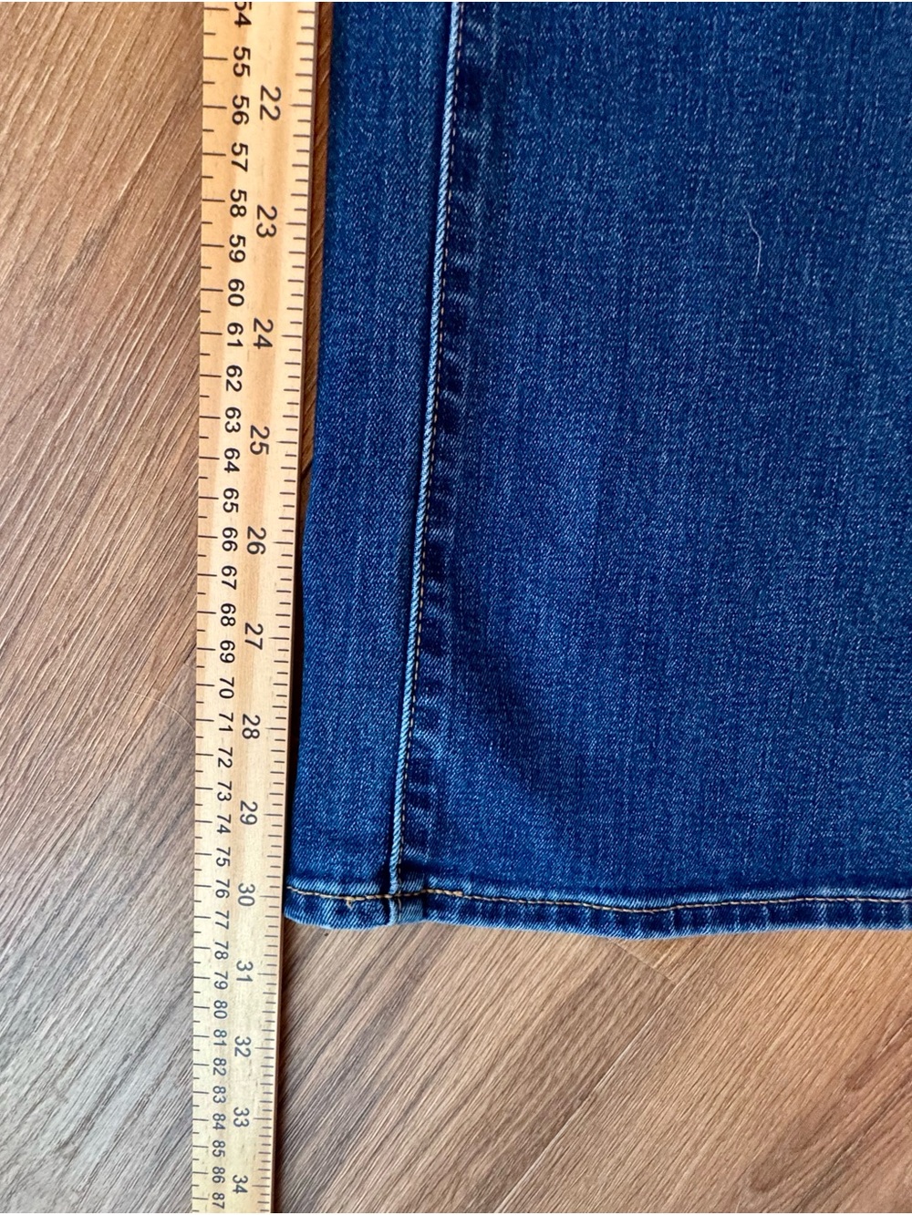 Old Navy Kicker Bootcut Women's Jeans - Picture 5 of 6